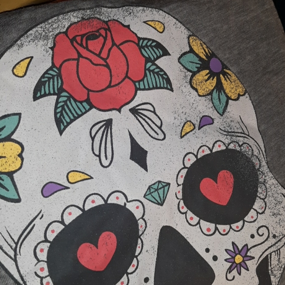 ★NWT★Plus Size GRAYSON THREADS~ 2X~ V-Neck Sugar Skull print Summer T-sh… - Picture 14 of 15
